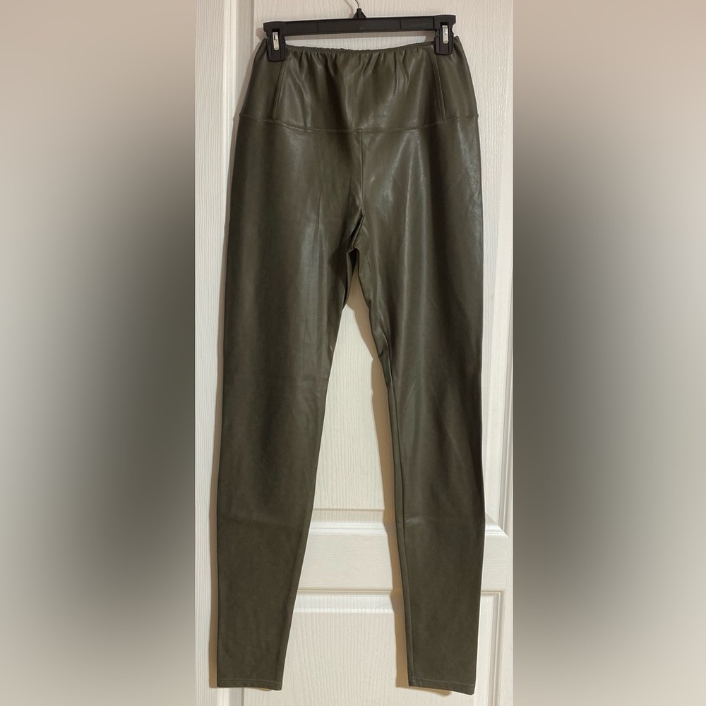 Aritzia Wilfred Daria Faux Leather Olive Green Leggings Pant Size Medium - Picture 7 of 12